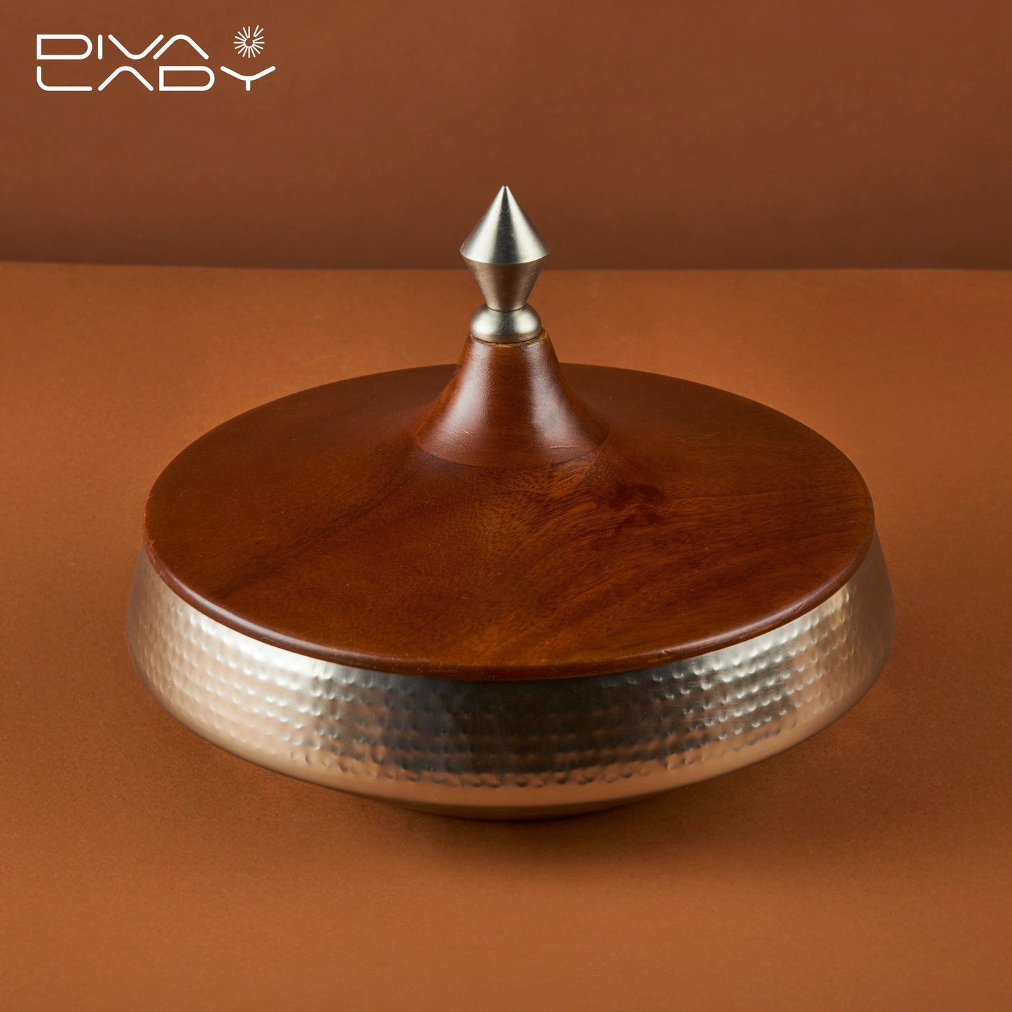 تمرية كبيرة Diva Lady
