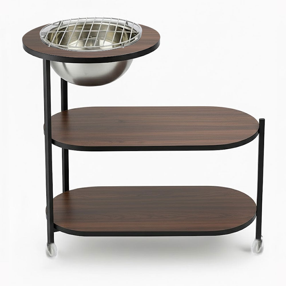 طاولة خشب وعدة شواء معدنية