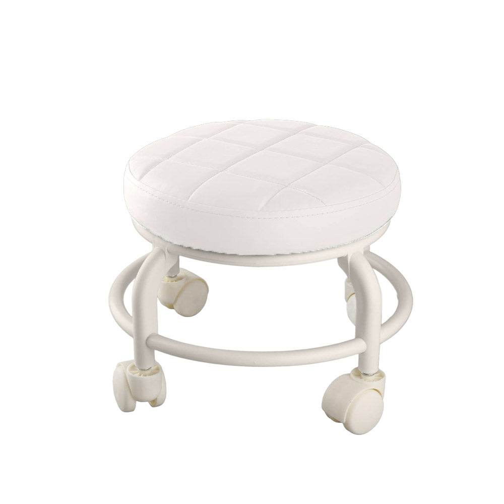 كرسي صغير بعجلات وقاعدة محززة