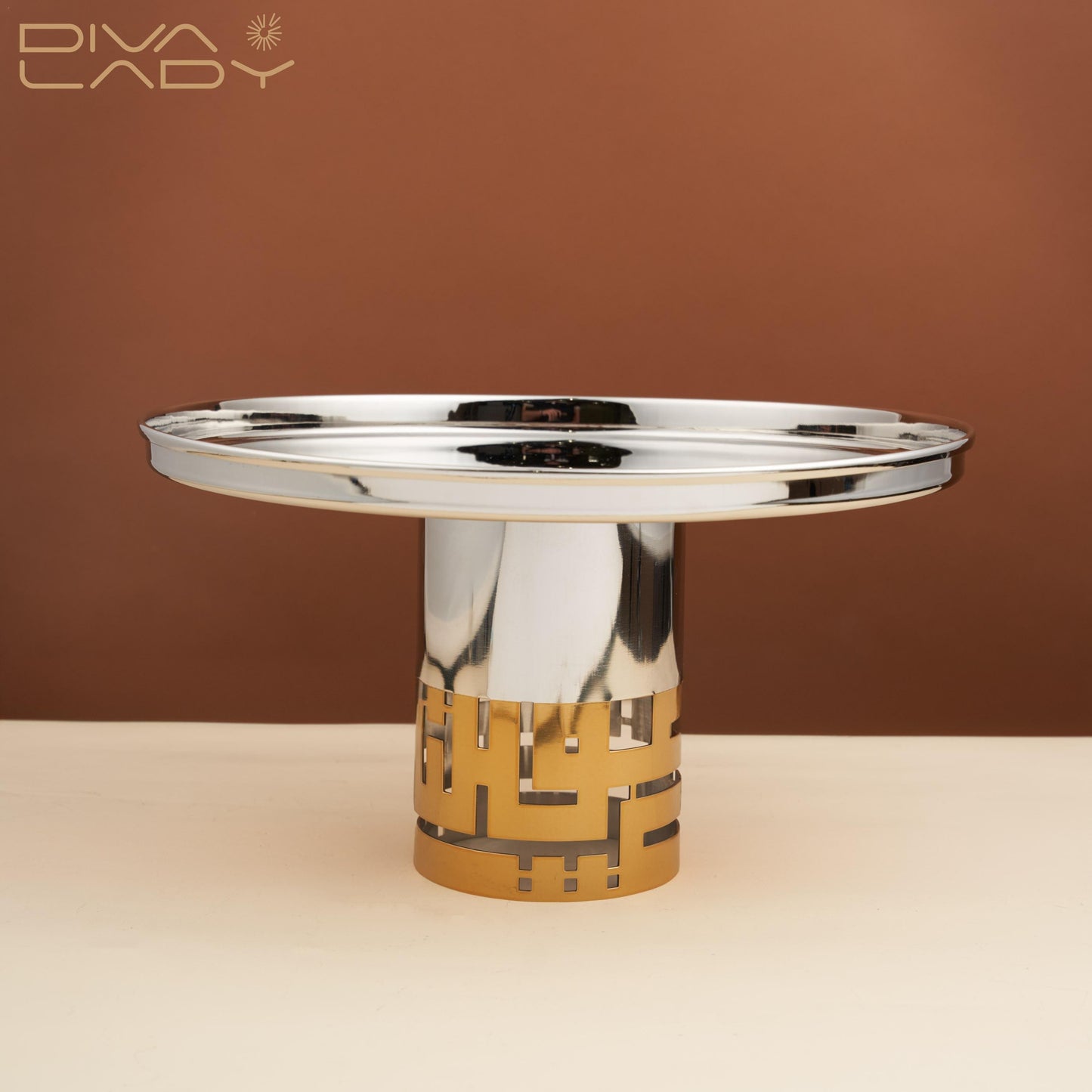 ماعون تقديم الكيك