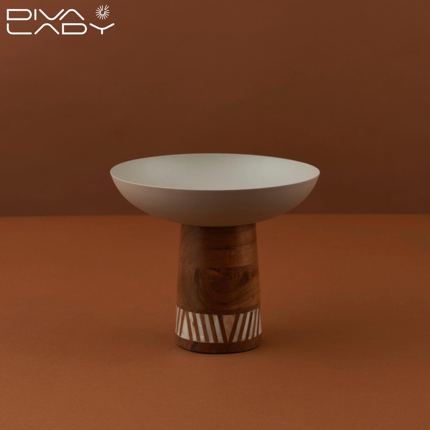 صحن تقديم قاعدة خشبية