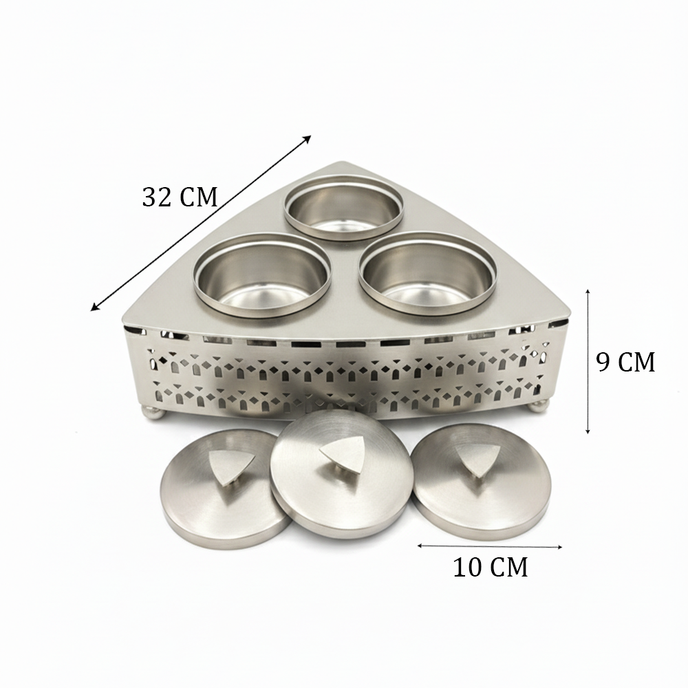 صينية مع تمرية ثلاثية معدنية بنقوش هندسية