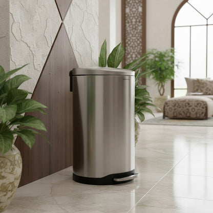 سلة مهملات سعة 40 لترًا