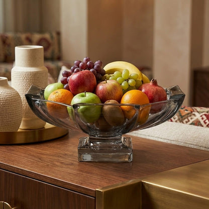 وعاء فواكه حديث من الكريستال على قاعدة