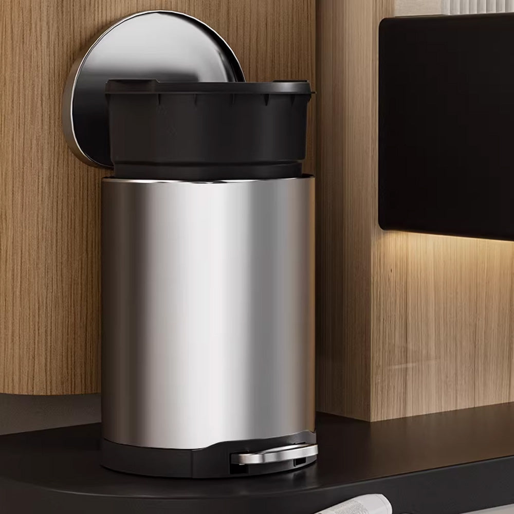 سلة مهملات سعة 40 لترًا