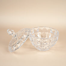 علبة مكسرات بغطاء