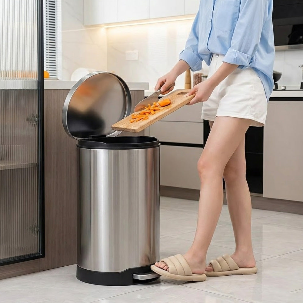 سلة مهملات سعة 40 لترًا