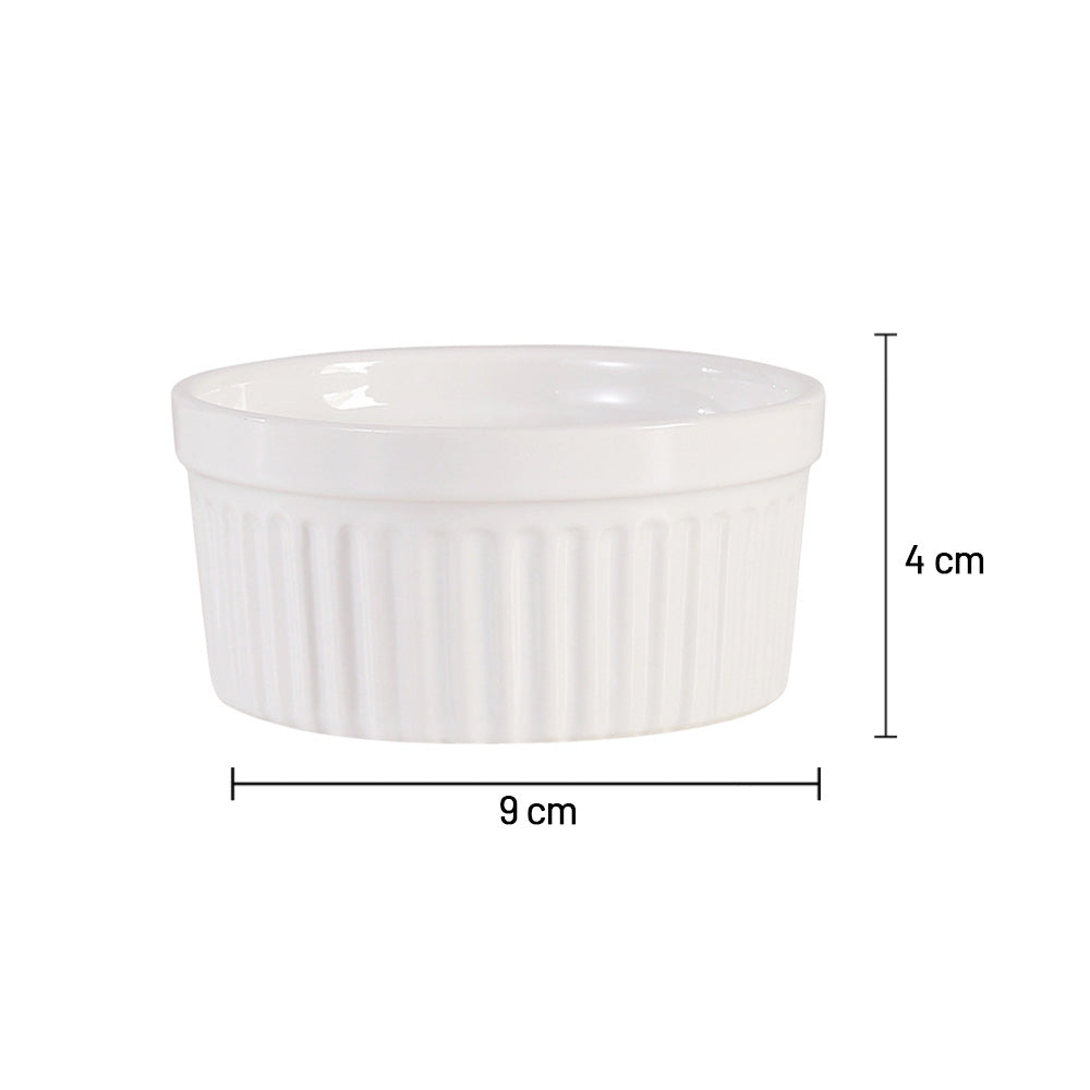 طبق كيك أبيض رامكين