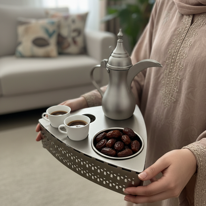 طقم قهوة عربية مع وعاء تمر