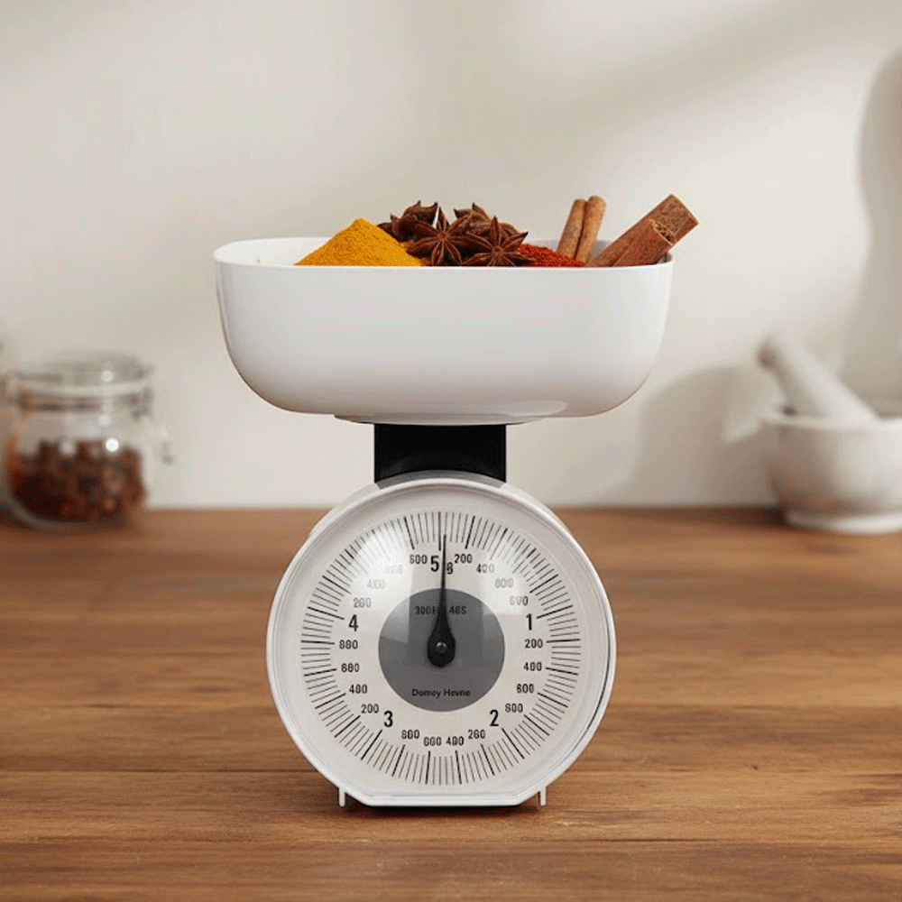 ميزان ميكانيكي مع وعاء