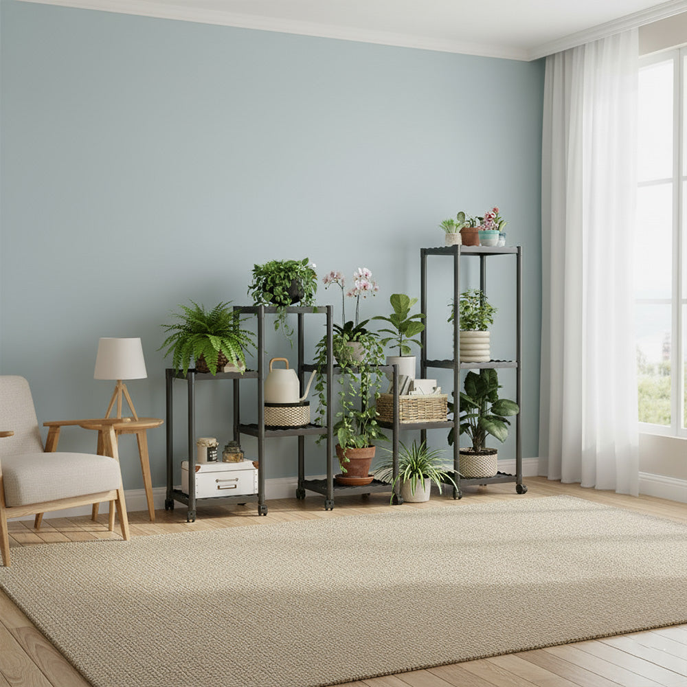 رف نباتات داخلي مع عجلات