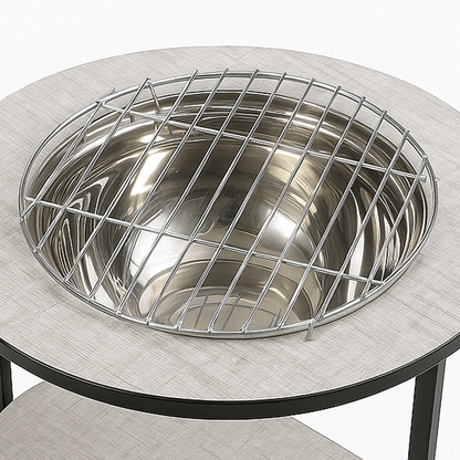 طاولة خشب وعدة شواء معدنية