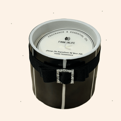 شمعة عطرية برائحة فاخرة