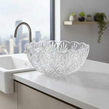 وعاء زجاجي محزز برسومات