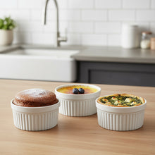 طبق كيك أبيض رامكين