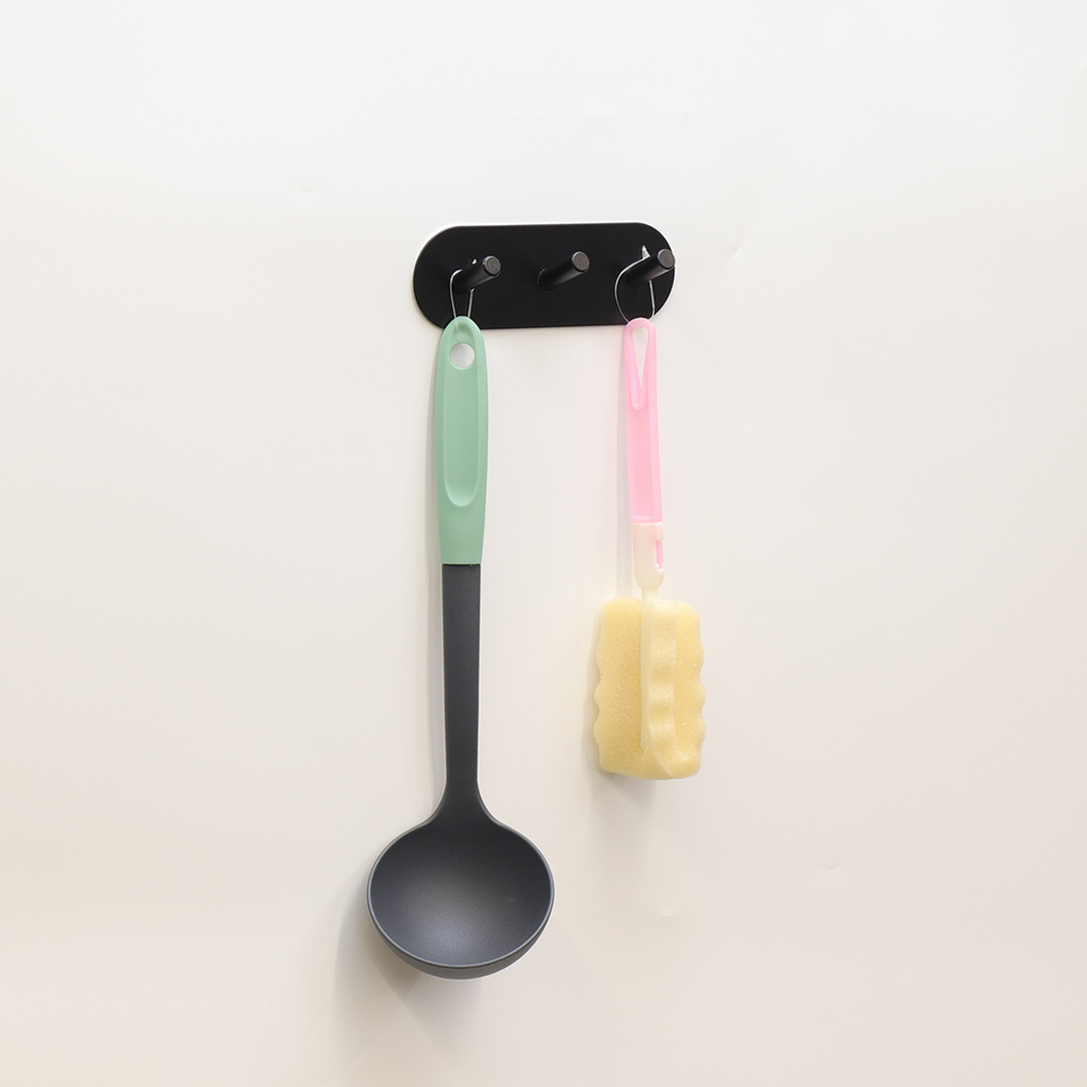 علاقة حائط لاصقة تثبيت عالي