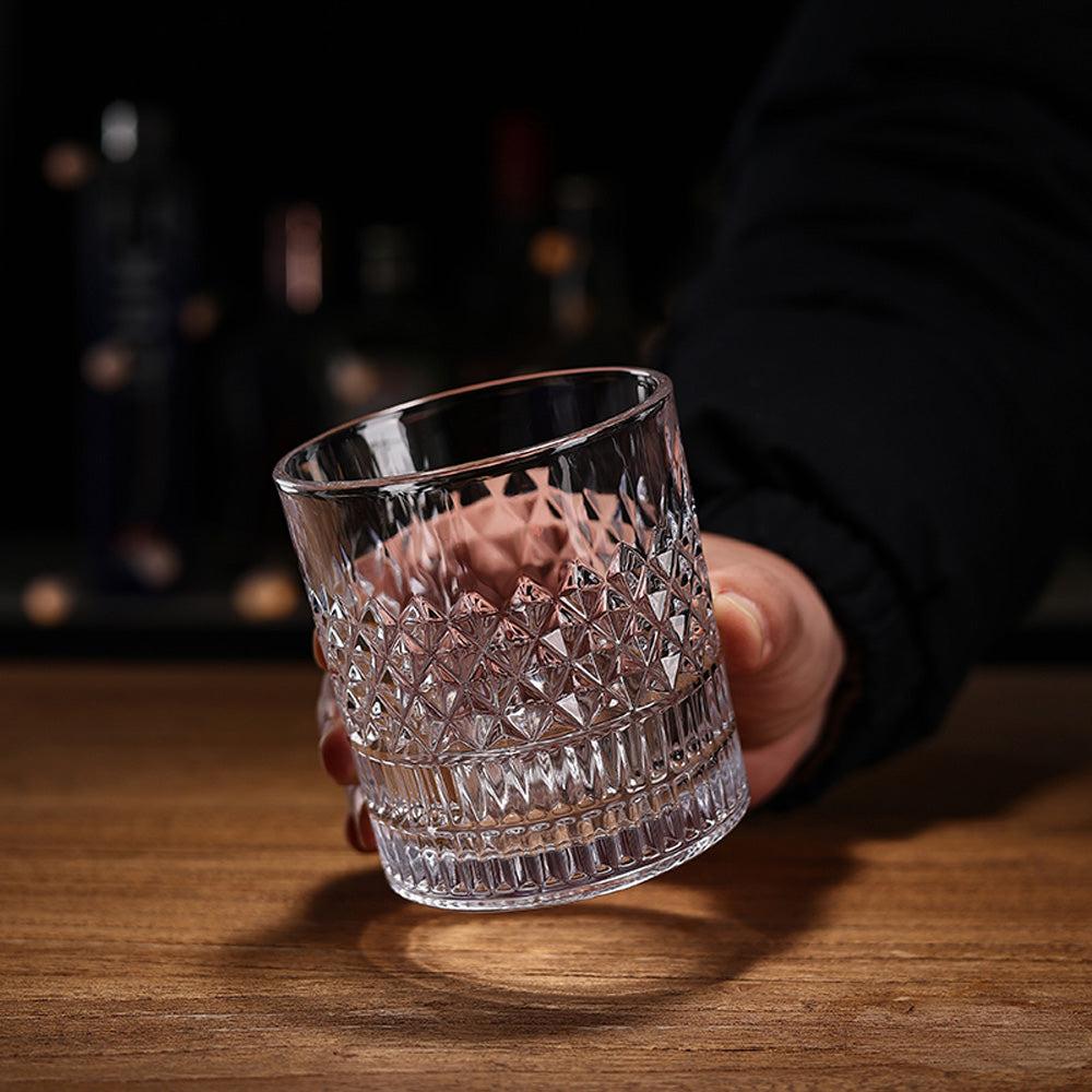 كأس كريستالي مقطوع بالماس