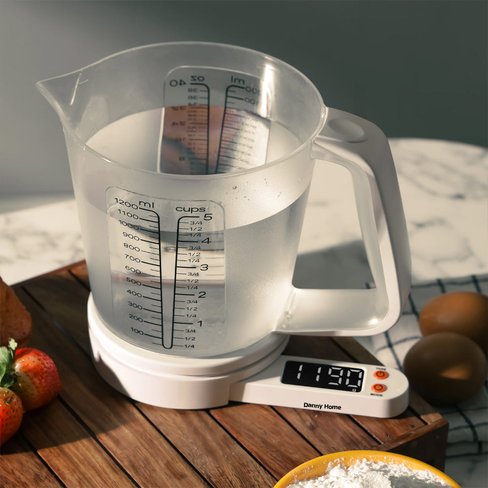ميزان مطبخ مع كوب قياس