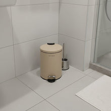 سلة المهملات بدواسة نيولكون