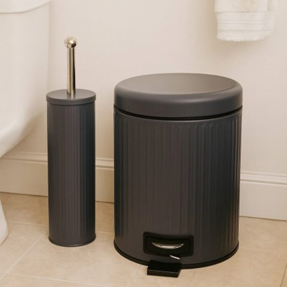 طقم سلة مهملات وفرشاة مرحاض