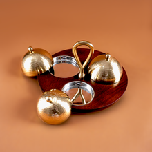 طبق تمر مع غطاء