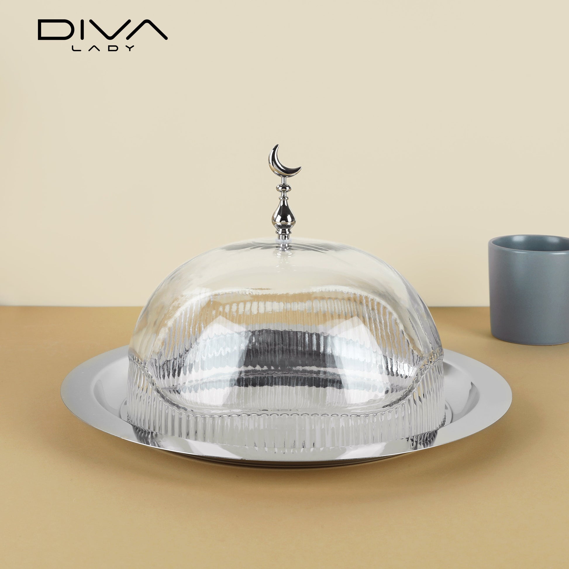 حامل كيك بغطاء فاخر Diva Lady