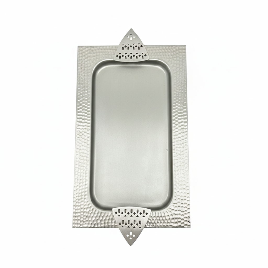 صينية معدنية فاخرة بنقوش هندسية