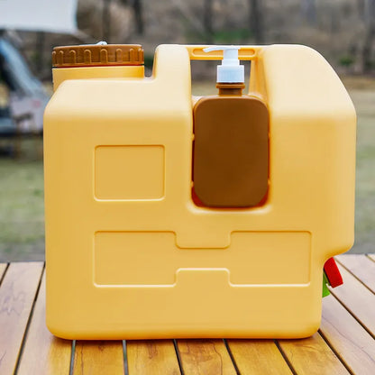 جركل ماء بحنفية وعلبة صابون