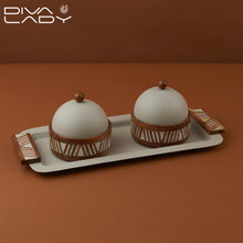 صينية تقديم مع 2 بوادى بغطاء