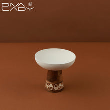 صحن تقديم قاعدة خشبية