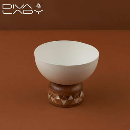 صحن تقديم قاعدة خشبية