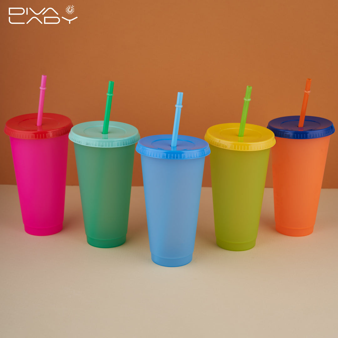 Set of cups with lids