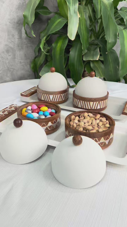 صينية تقديم مع 2 بوادى بغطاء