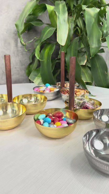 وعاء مزدوج حامل خشبى